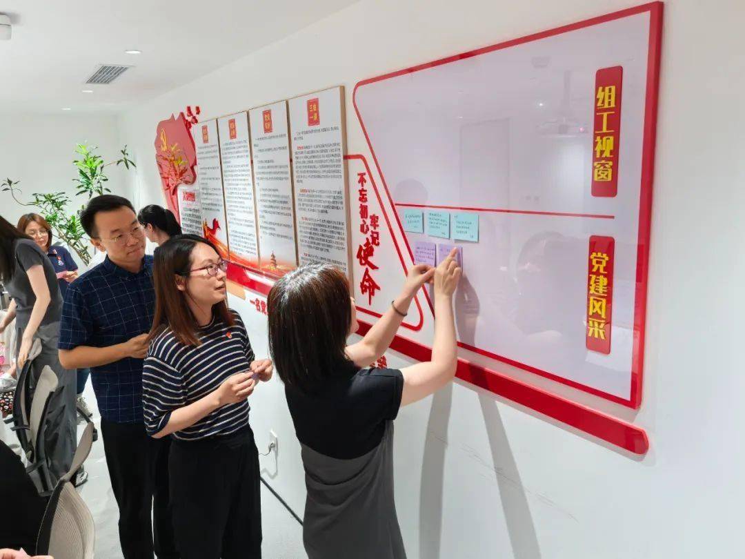 华谊兄弟党委举办首个党员“政治生日”活动 向七一建党节献礼
