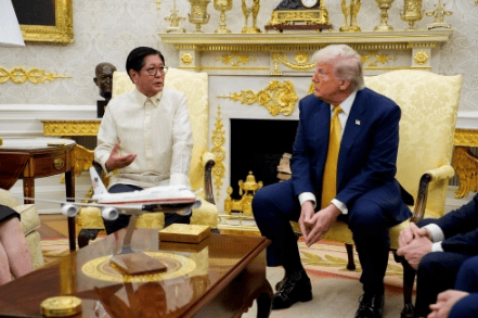 黄岩岛传出捷报，十几艘菲律宾公务船，全被海警给收拾了，中方通告字少事大，菲律宾陷入沉默