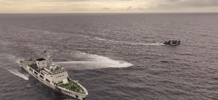 黄岩岛传出捷报，十几艘菲律宾公务船，全被海警给收拾了，中方通告字少事大，菲律宾陷入沉默