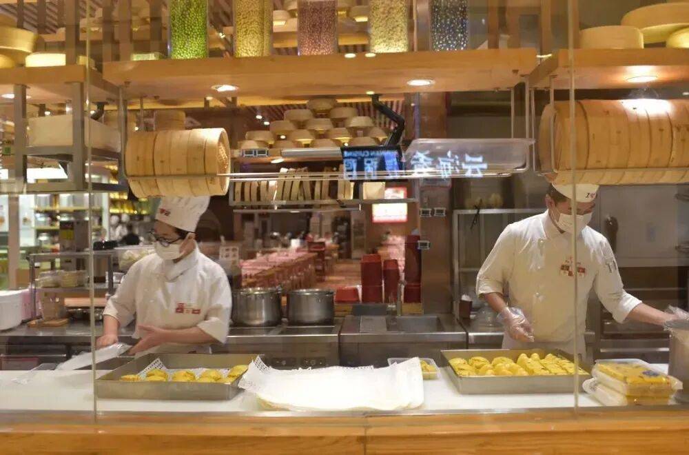 21元一个“冻馒头”罗永浩都嫌贵,于东来为什么会支持西贝?