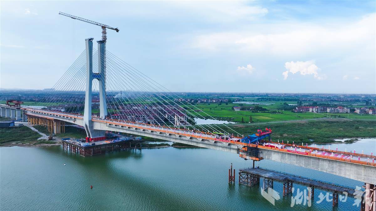 在鄂央企承建！昌九高铁南昌扬子洲赣江公铁大桥合龙