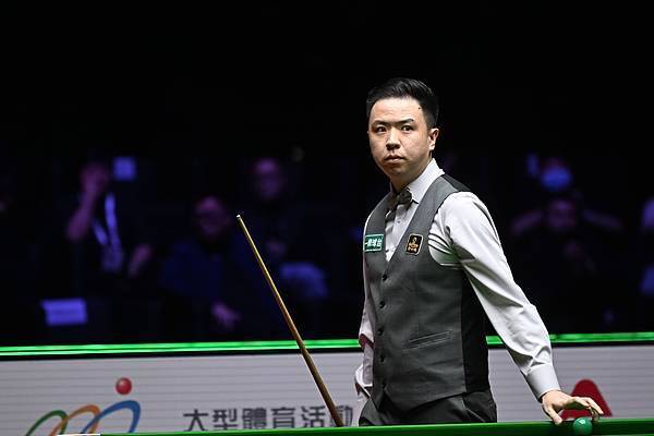 斯诺克大奖赛|中国球手八强占据六席,赵心童惊天逆转塞尔比