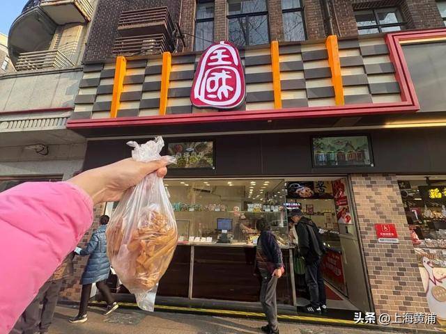 7天狂卖1吨！上海阿姨爷叔排长队也要买，“这酱特别香，吃了让人难忘！”